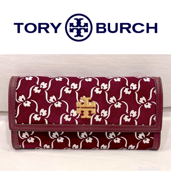 Tory Burch Handbags - Tory Burch Juliette Floral Chain Wallet
